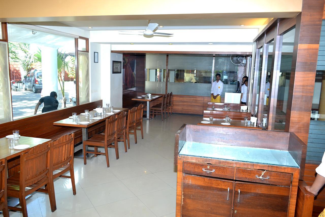 פנצ'גאני Jaffer Bhai'S Brickland Hotel מראה חיצוני תמונה