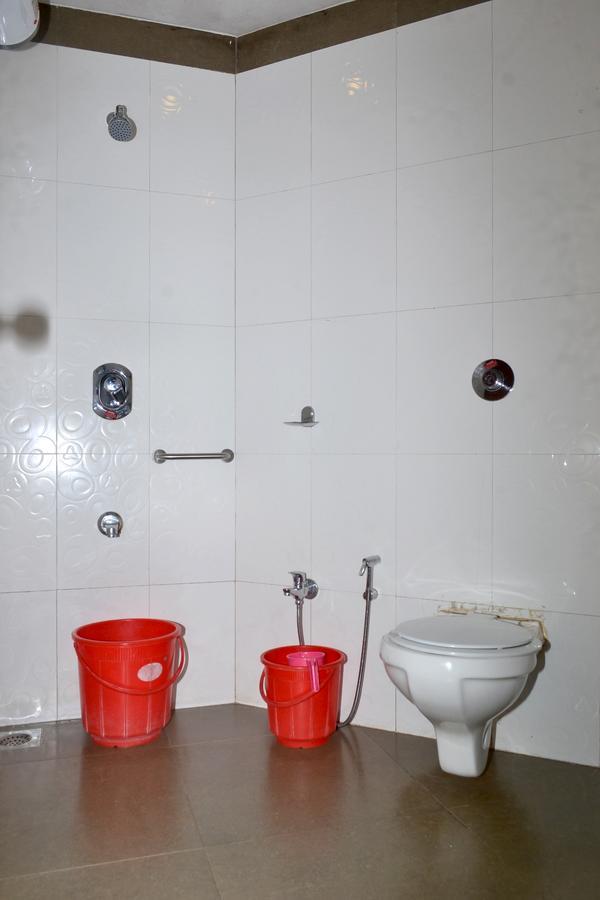 פנצ'גאני Jaffer Bhai'S Brickland Hotel מראה חיצוני תמונה