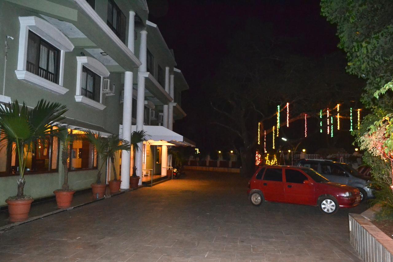 פנצ'גאני Jaffer Bhai'S Brickland Hotel מראה חיצוני תמונה